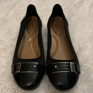 Women’s cushioned flats